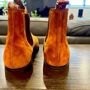 Hey, beautiful pair of RM Williams suede Australian boots.